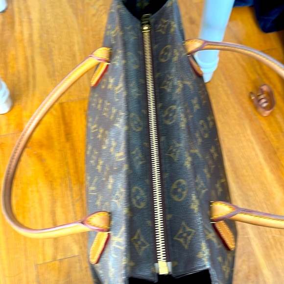 Louis Vuitton Monogram Brown Tote - Picture 16 of 16